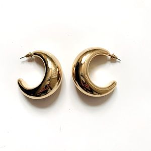 Thick hoop earring